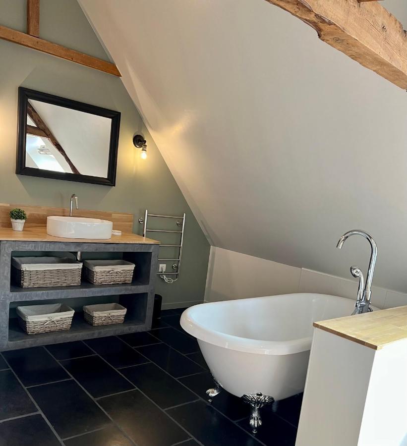 Le Clos Des Ecureuils Audrieu Eksteriør billede